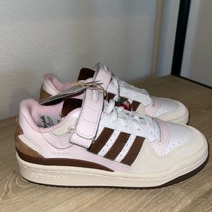 Adidas Forum Low Chocolate to my Strawberry